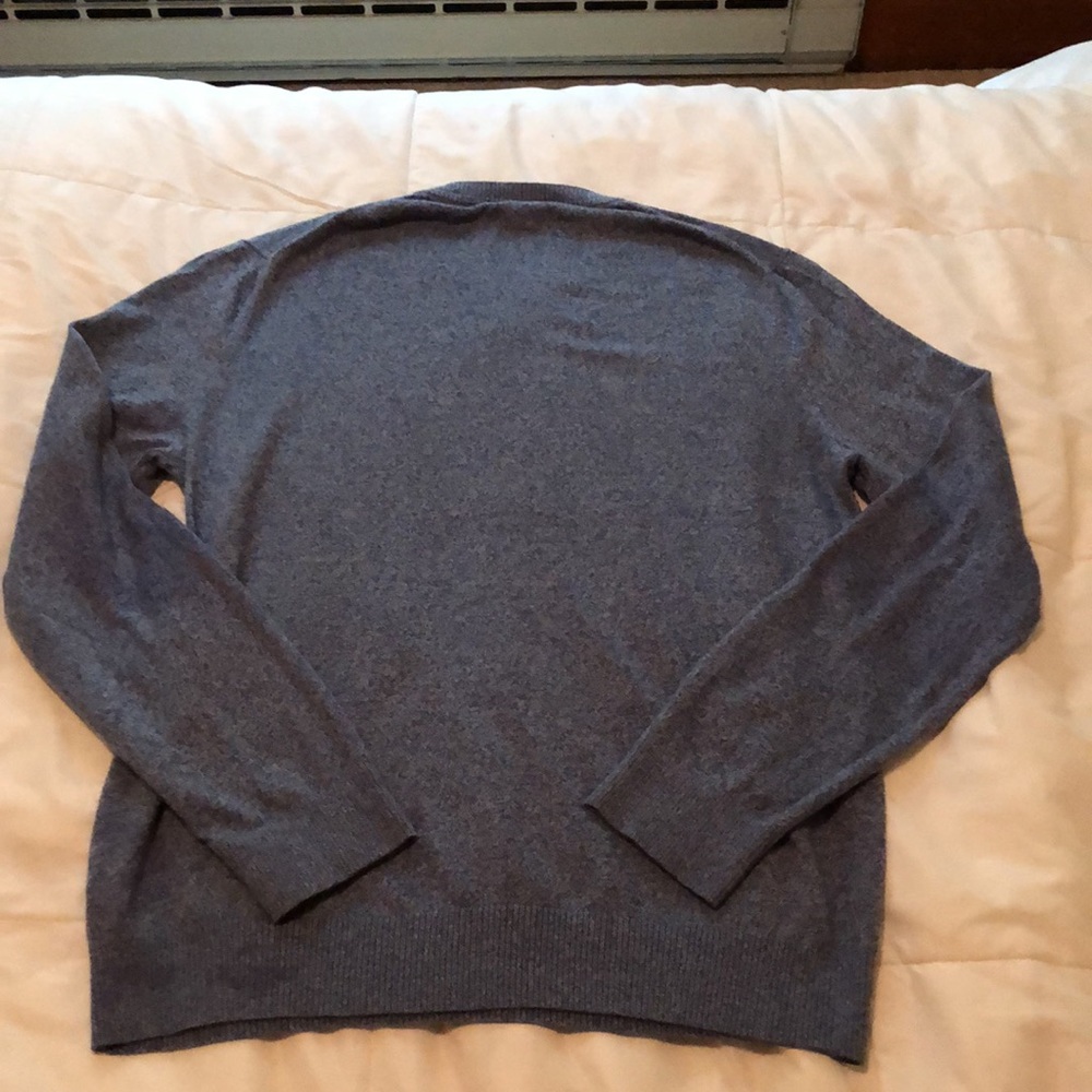 Banana Republic Men’s cashmere blend sweater - Picture 2 of 4